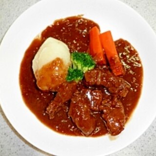 グラム99円の牛肉で柔らかビーフシチューを作ろう！